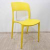 Žlutá plastová jídelní židle