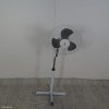 Větrák / stojánkový ventilátor