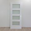 Bílé interiérové dveře částečně prosklené 80 levé