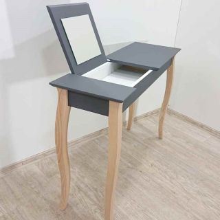 Hned z kraje týdne se můžete těšit na krásné nové kousky 🩶🧡 Novinky vkládáme vždy PO-PA 10-10.30 do kategorie Nově v nabídce