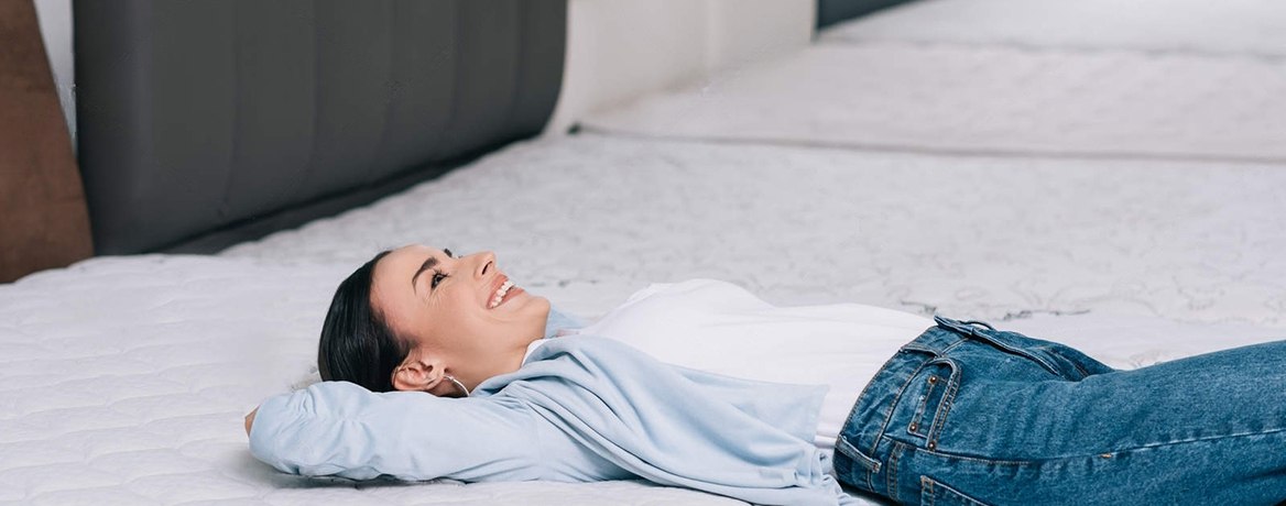 Tvrdá nebo měkká? Volbou správné matrace předejdete řadě nepříjemností.