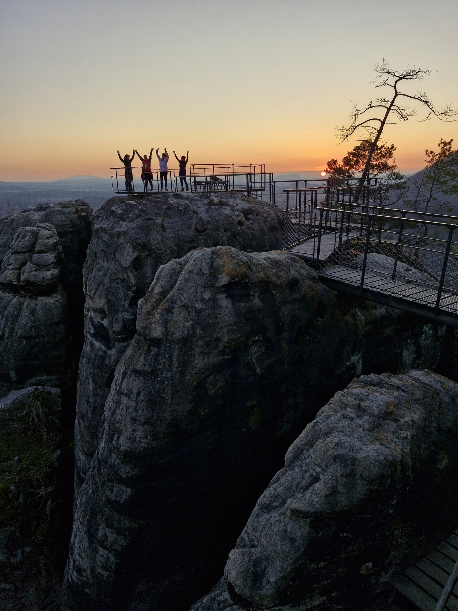 488258279_968128035409830_1731762837810285004_n