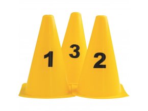 set zlutych kuzelu s cislicemi 0 9