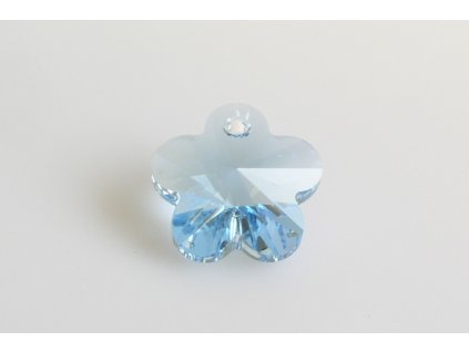 SWAROVSKI ELEMENTS flower pendant 6744 18 mm aquamarine