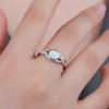 3285 2 stribrny prsten slza bily opal velikost prstenu 66