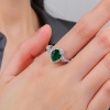 13798b Stribrny prsten kapka kapicka smaragd ciry kamen bily zeleny zirkon sperky BEALIO