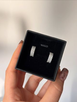 Nejkrásnější dárek k Vánocům? BEALIO šperk. 🤍 Šperky, které mluví za Tebe. 💍 Vyber si ze široké nabídky na www.bealio.cz...