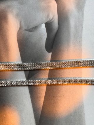 🧡 Tenisový náramek v různých velikostech najdete na našich webových stránkách www.bealio.cz 🧡 #bealio #šperky...