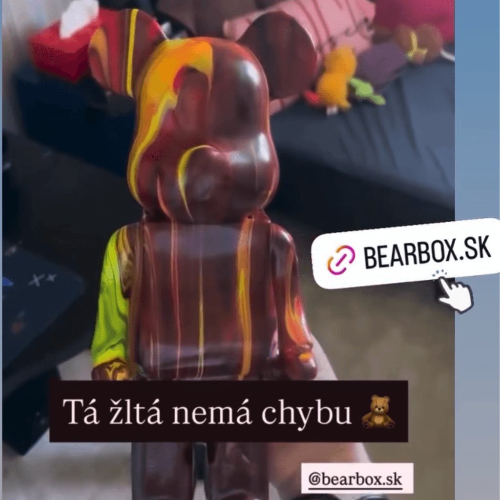 Hotové figúrky vo fialovej, zlatej a striebornej