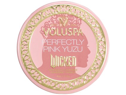 Voluspa mini svíčka Perfectly Pink Yuzu Wicked v růžové dóze s embosovaným víčkem