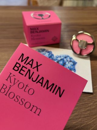 🌸 Novinka v beauty-HOME – Kyoto Blossom od Max Benjamin 🌸 Jemná, ženská a neuvěřitelně elegantní. Přesně taková je nová...