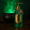 Tekuté mydlo na ruky Witch's Brew 490 ml pred zelene žiariacim kotlíkom