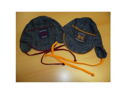 čiapka so šiltom,44