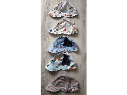 Chlapčenská čiapka so šiltom