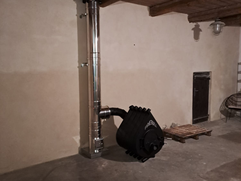 NEREZOVÝ KOMÍN - Rohozná