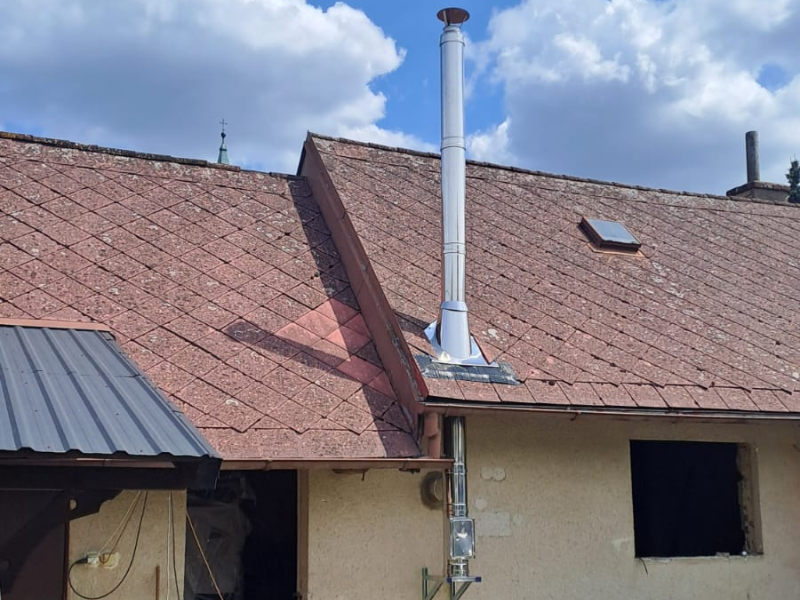 NEREZOVÝ KOMÍN - Smidary