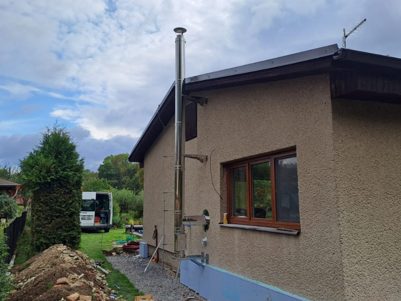 NEREZOVÝ KOMÍN - Podlažice