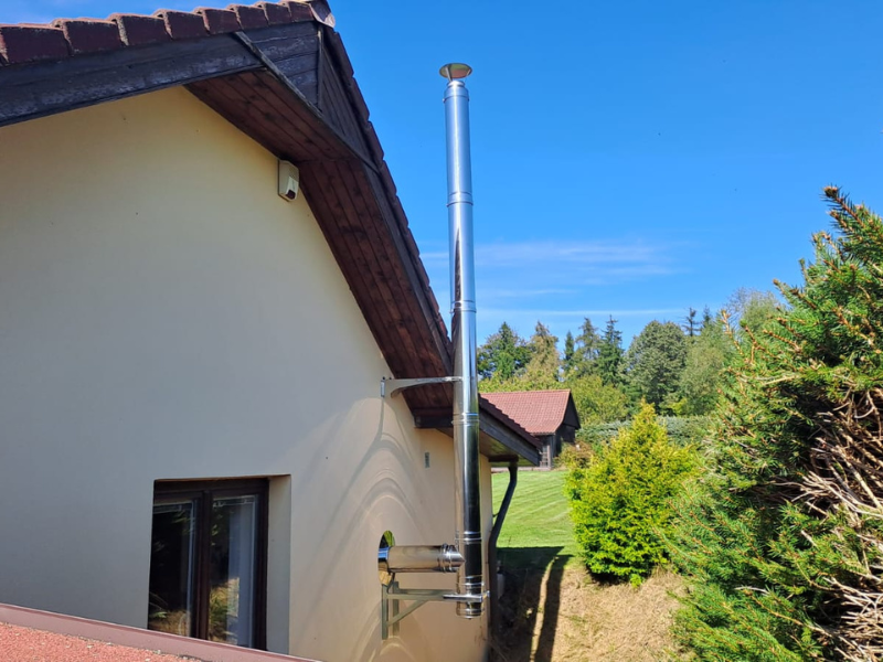 NEREZOVÝ KOMÍN - Zhoř