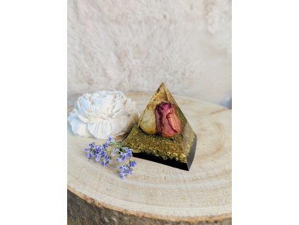 pyramida s růží zlatá