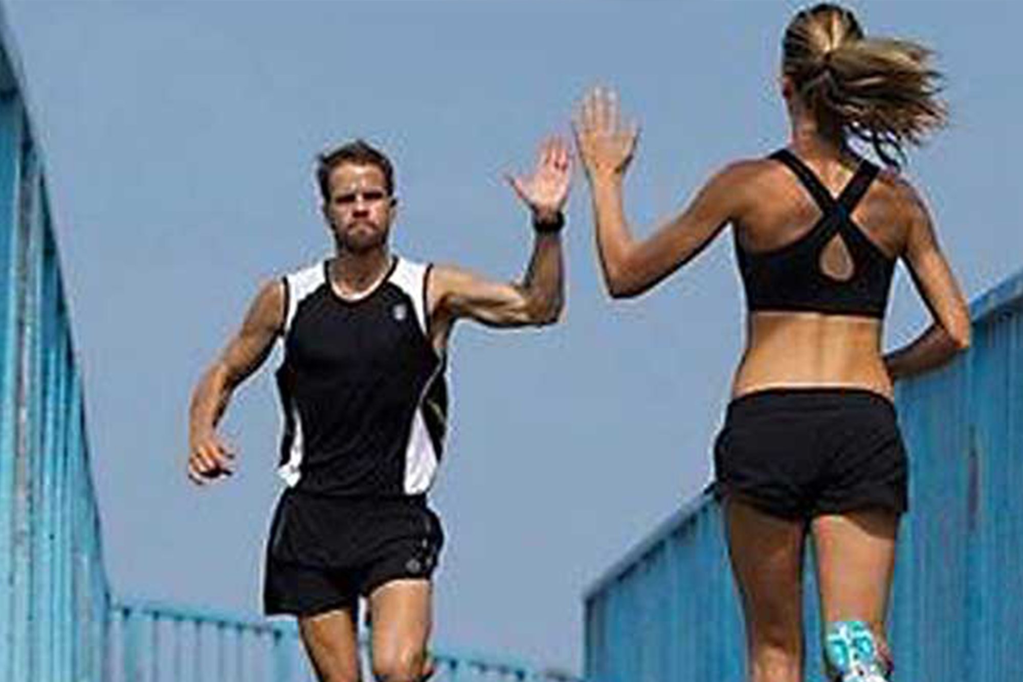 Běžci se zdraví, mění tím běh na týmový sport