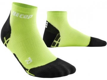 CEP pánské kotníkové běžecké kompresní ponožky ULTRALIGHT - flash green / black