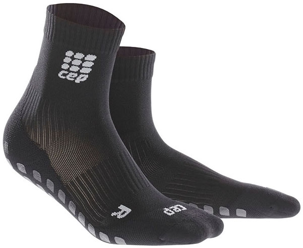 CEP dámské běžecké kompresní ponožky GRIPTECH - černé II (18-20 cm obvod kotníku)