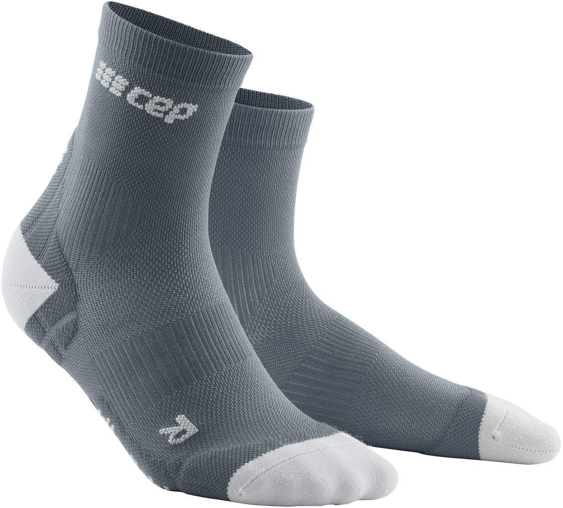 CEP dámské krátké běžecké kompresní ponožky ULTRALIGHT - šedá / světle šedá II (EUR 34-37)