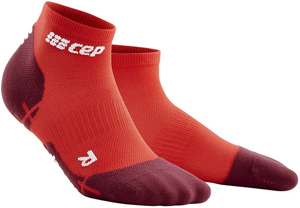 CEP pánské kotníkové běžecké kompresní ponožky ULTRALIGHT - lava / dark red IV (EUR 43-46)