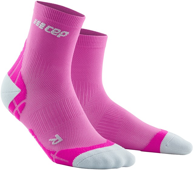 CEP dámské krátké běžecké kompresní ponožky ULTRALIGHT - růžová / světle šedá II (EUR 34-37)