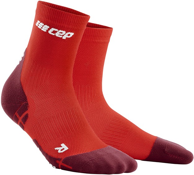 CEP pánské krátké běžecké kompresní ponožky ULTRALIGHT - lava / dark red V (EUR 46-50)
