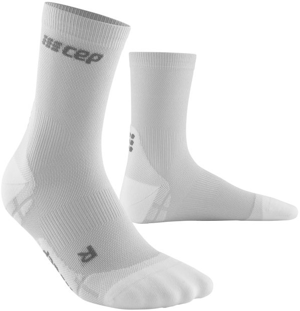 CEP pánské krátké běžecké kompresní ponožky ULTRALIGHT - carbon white III (Vel. chodidla 39-42)