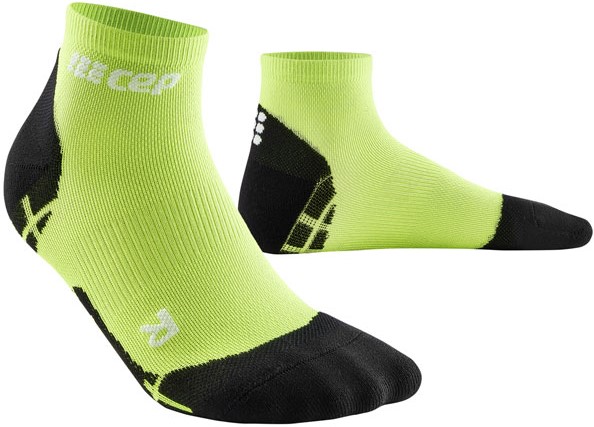 CEP pánské kotníkové běžecké kompresní ponožky ULTRALIGHT - flash green / black III (Vel. chodidla 39-42)