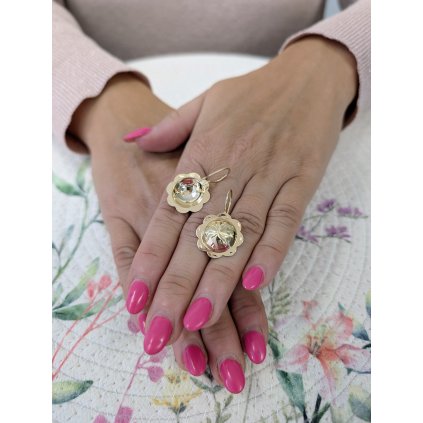 Zlaté náušnice květiny s gravírováním (Ryzost 14kt (585/1000), Váha 3,10gr)