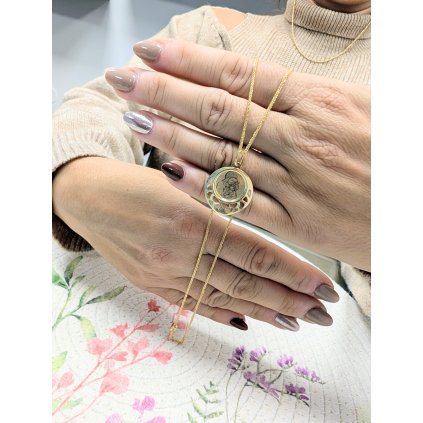 Zlatý řetízek s přívěskem Madonky