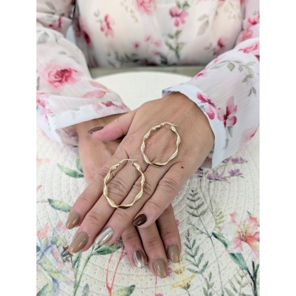 Zlaté oválné náušnice