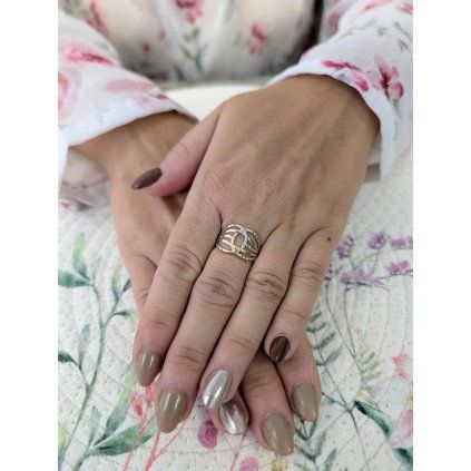 Zlatý dámský prsten