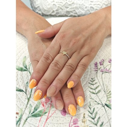 Zlatý prsten Triangle (Ryzost 14kt (585/1000), Velikost prstenu 53, Váha 1,05 g)