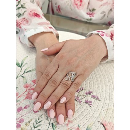 Zlatý dámský prsten Panenka (Ryzost 14kt (585/1000), Velikost prstenu 59, Váha 2,71 g)