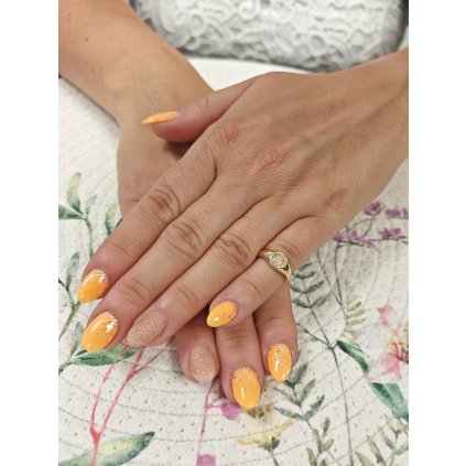 Zlatý dětský prsten zdobený zirkony (Ryzost 14kt (585/1000), Velikost prstenu 47, Váha 1,43 g)