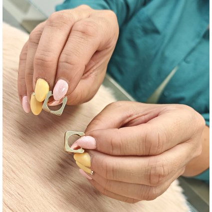 Zlaté hranaté/hladké náušnice 1.3cm (Ryzost 14kt (585/1000), Váha 2,38 g)