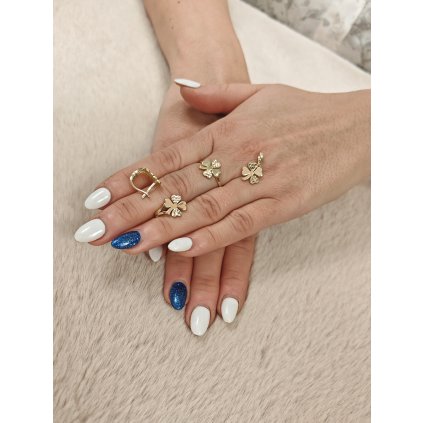 Zlatý prsten , náušnice, přívěsek čtyřlístek (Ryzost 14kt (585/1000), Váha 2,50 g)