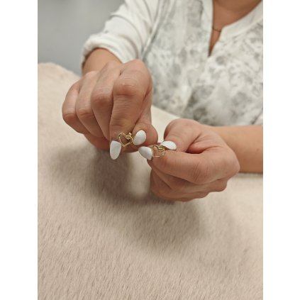 Zlaté náušnice srdce na puzetu 1,18gr (Ryzost 14kt (585/1000), Váha 1,18 g)