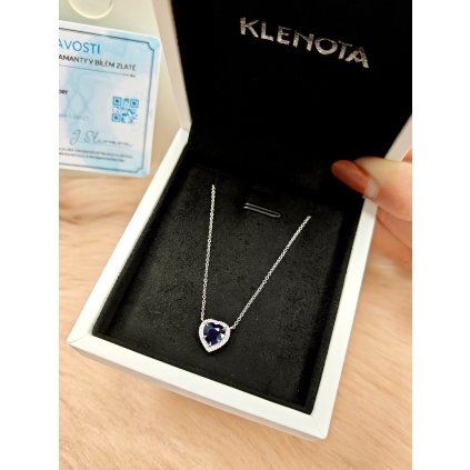 Zlatý řetízek s přívěsek srdce safír a diamanty