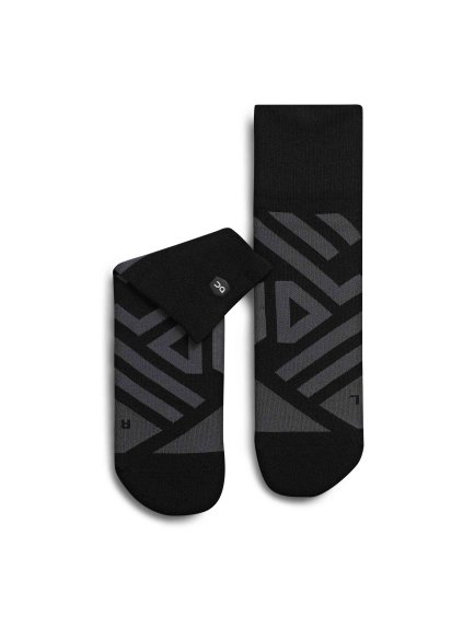 354.00825 mid sock fw22 black shadow m packshot