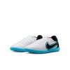 chlapcenske futbalove kopacky halove nike tiempo legend 9 club k ic white baltic blue pink blast black (2)