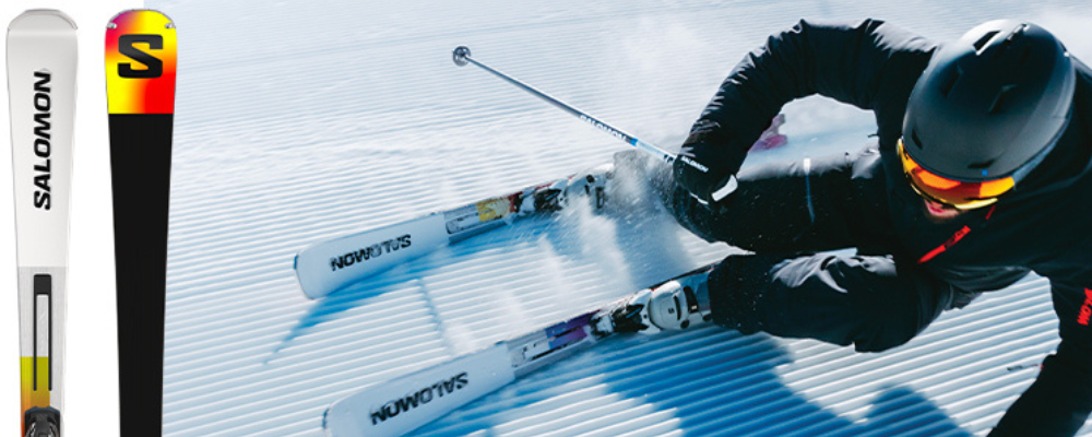 lyžař-lyžuje-na-lyžích-salomon