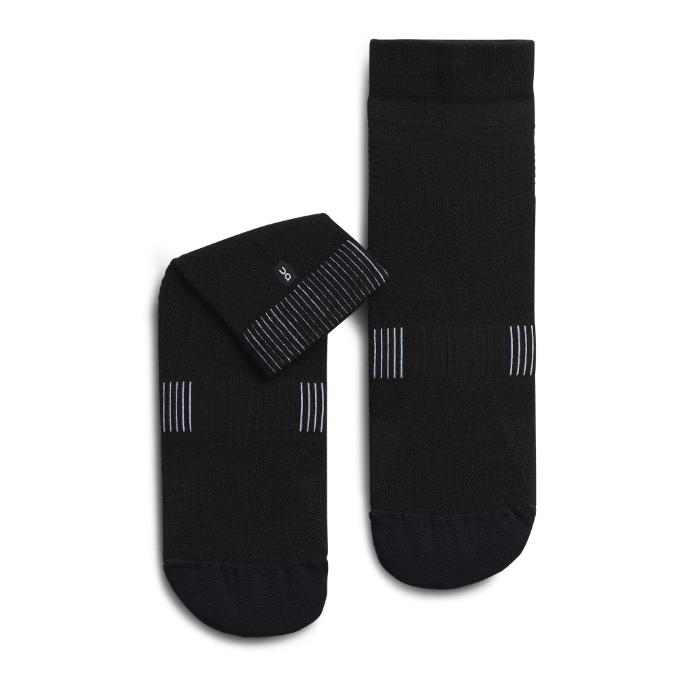 Levně On Running ponožky Ultralight Mid Sock black white