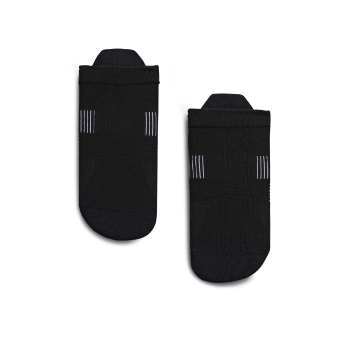 Levně On Running ponožky Ultralight Low Sock black white