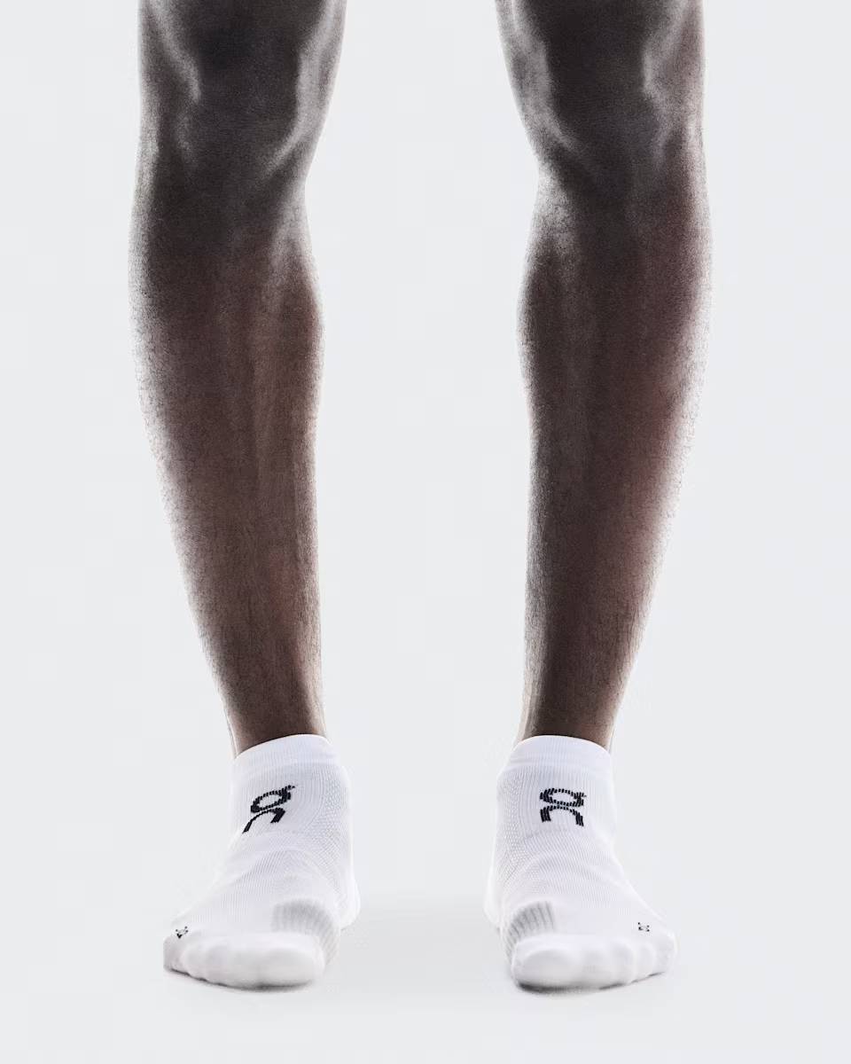 On ponožky Performance Run Sock Low white glacier Velikost: L