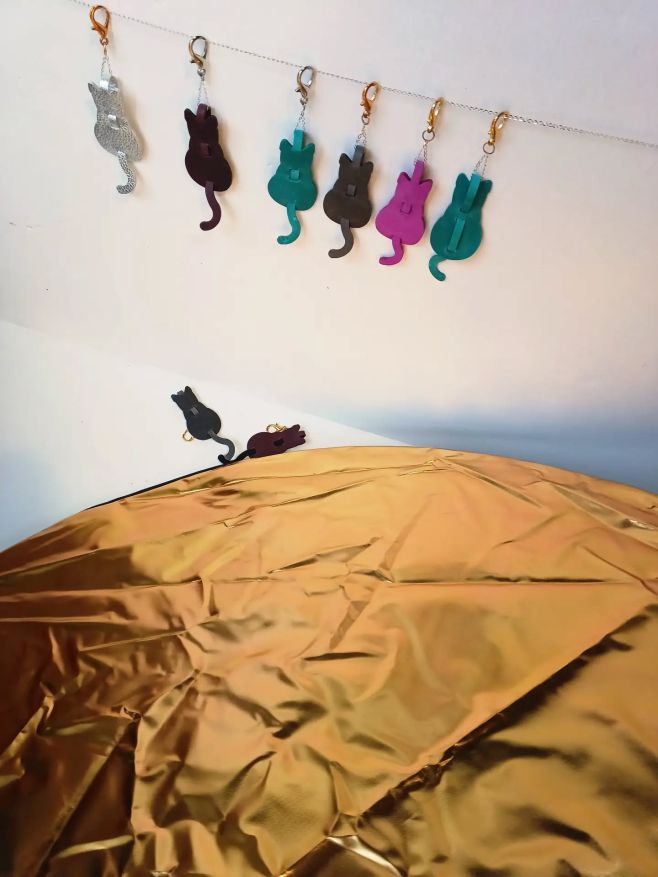 Když není sluníčko venku, tak si ho vyrobíme. Kočičky už brzy na eshopu. 🐈 Krásný víkend všem 🫶